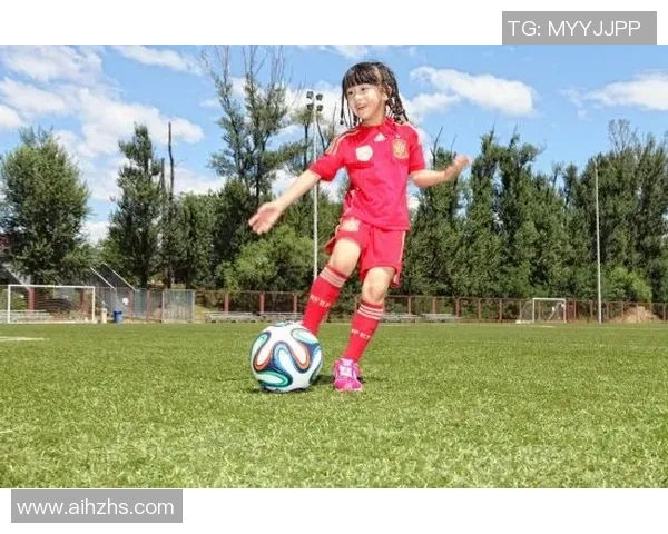 足球球星踢毽球展现惊人脚法技艺精彩瞬间引爆全场热情 足球球星踢毽球展现惊人脚法技艺精彩瞬间引爆全场热情